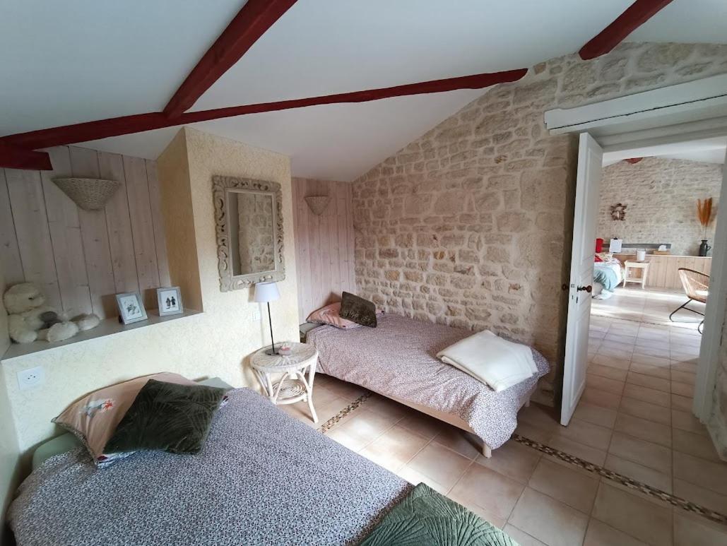 Courçon Le Puits Sainte Claire B&B 외부 사진